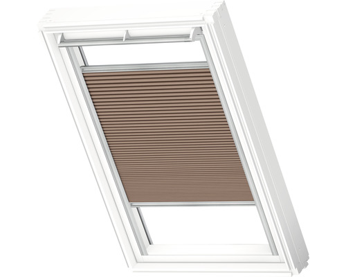 Dachfenster mit Faltstore zur Lichtregulierung