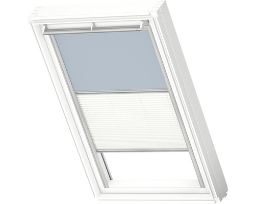 Dachfenster mit Rollo und Plissee