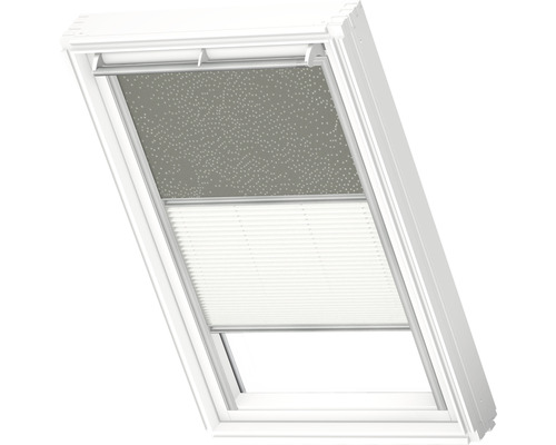Dachfenster mit Verdunkelungsrollo und Plissee