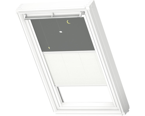 Dachfenster mit Verdunkelungsrollo und Plissee