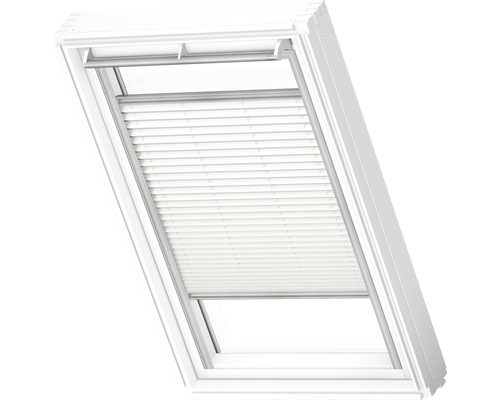 Dachfenster mit Plissee-Rollo