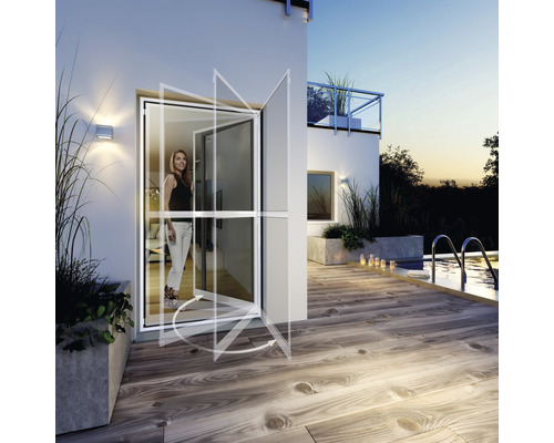 Drehbare Insektenschutztür vor Terrassentür