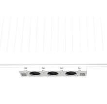 Drei Ventilatoren an einer Decke befestigt