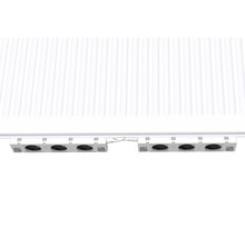 Zwei Grow-Box-Lüfter unter einer Decke