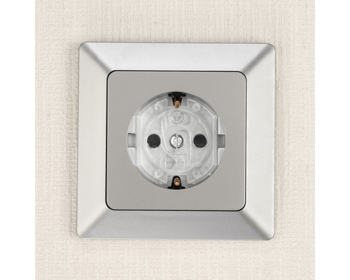 Steckdose mit quadratischer Blende