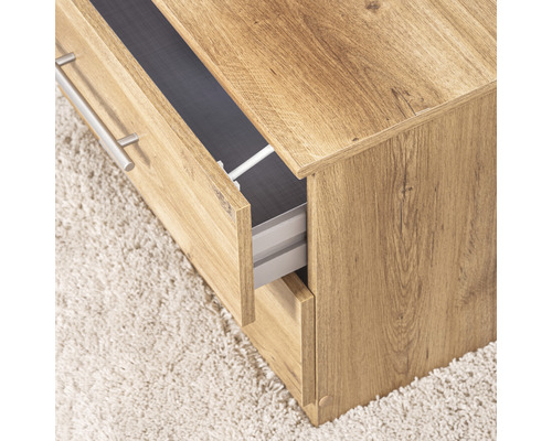 Kommode mit Schublade teilweise geöffnet