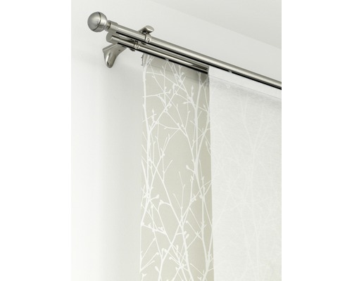 Gardinenstange aus Metall mit Vorhangpaneelen