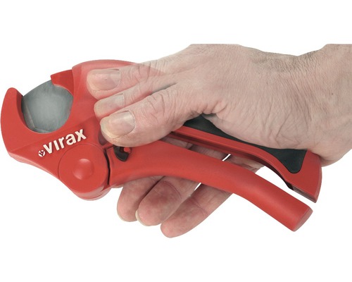 Virax Rohrabschneider im Einsatz mit Hand