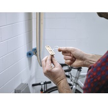 tesa Klebeschraube für Mauerwerk viereckig kupfer 10 kg Belastung M4 x 12,5 mm 2 Stk.