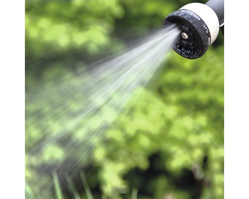 Gartenschlauch Sprühkopf im Einsatz