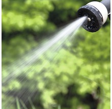 Gartenschlauch Sprühkopf mit Wasserstrahl