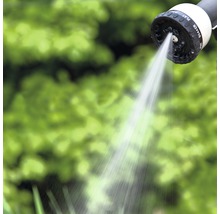 Gartenschlauch Sprühkopf im Einsatz