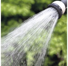 Gartenschlauchspritze im Einsatz mit verschiedenen Strahlarten