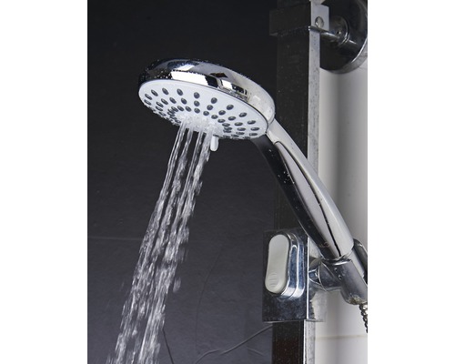 Handbrause mit laufendem Wasser