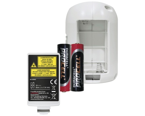 Batteriefach einer Laser-Wasserwaage, zwei Batterien, Warnhinweis