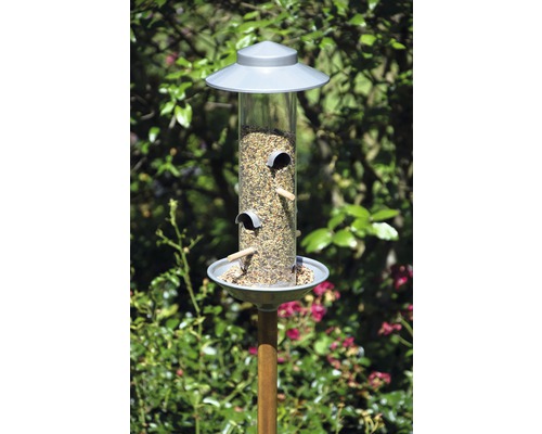 Vogelfutterhaus mit Ständer im Garten