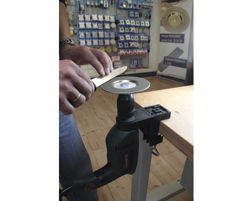 Messer schärfen mit Bohrmaschine und Schleifscheibe