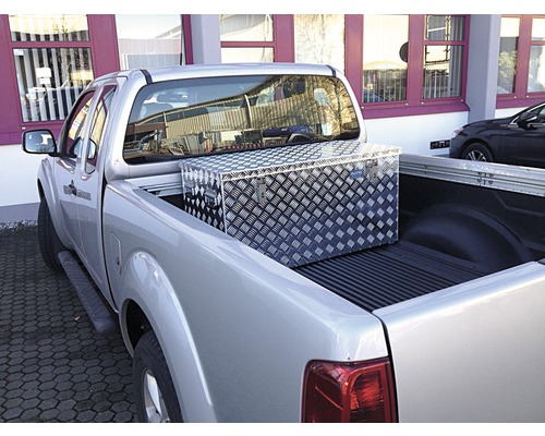 Aluminium Werkzeugkiste auf der Ladefläche eines Pickups