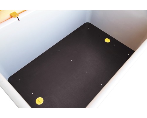 Schwarze Bodenplatte mit Befestigungspunkten in einem Behälter