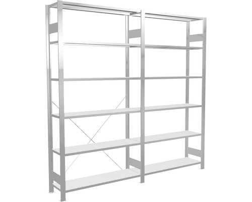 Zwei Metallregale mit mehreren Regalböden