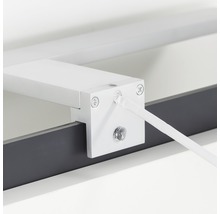 Detailaufnahme einer LED-Leuchte mit Verbindungskabel