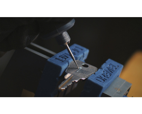 Gravur eines Schlüssels mit einem Dremel Multitool