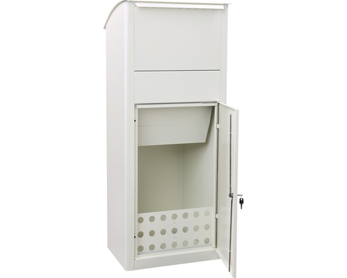 Freistehender Briefkasten mit geöffneter Tür