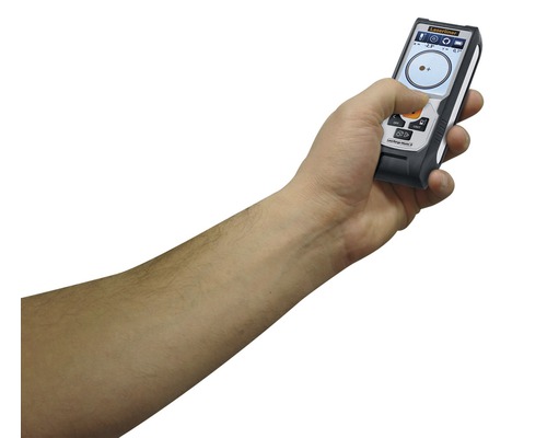 Hand hält Laserliner Neigungsmesser zur Messung der Neigung