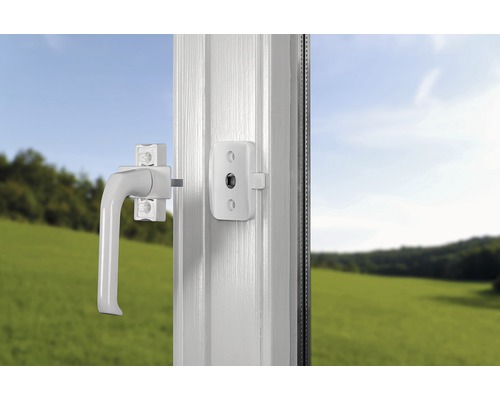 Fenster mit Fenstergriff und Schloss zur Einbruchhemmung