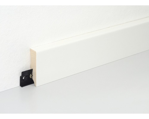 Sockelleiste mit Clip zur Befestigung an der Wand