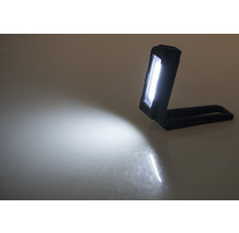 Akkuleuchte mit Lichtstrahl