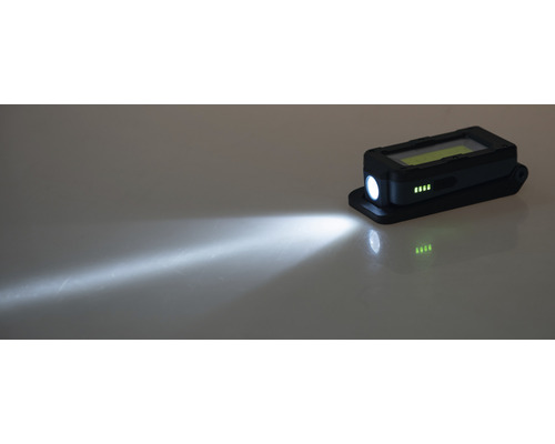 Arbeitsleuchte mit Lichtstrahl