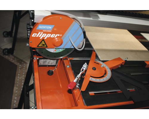 Fliesenschneider mit Fliesensägeblatt und Anschlagwinkel