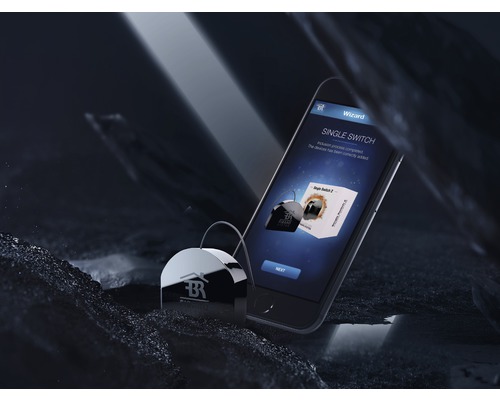 Smartphone mit App zur Steuerung eines smarten Schalters