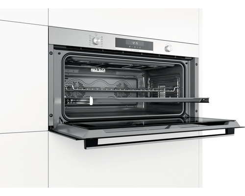 Einbau-Backofen mit geöffneter Tür und Grillrost