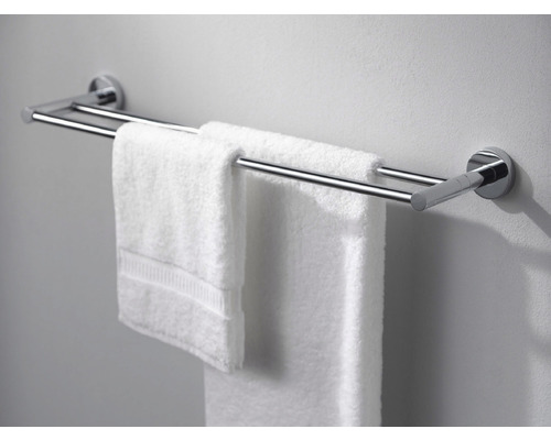 Doppelter Handtuchhalter aus Metall mit Handtüchern