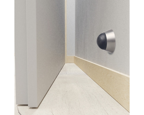 Wandtürstopper mit Gummipuffer neben einer Tür