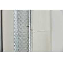 Detailaufnahme einer Gipskartonwandkonstruktion mit Metallprofilen