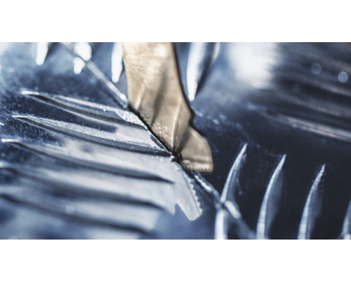 Nahaufnahme einer Metallsägeblattspitze