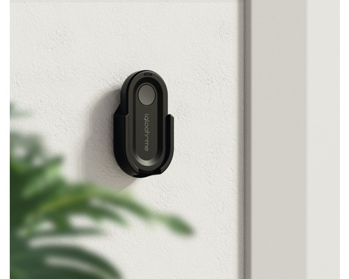 Iqloohome Logo auf einem schwarzen, an der Wand montierten Schlüsselkasten