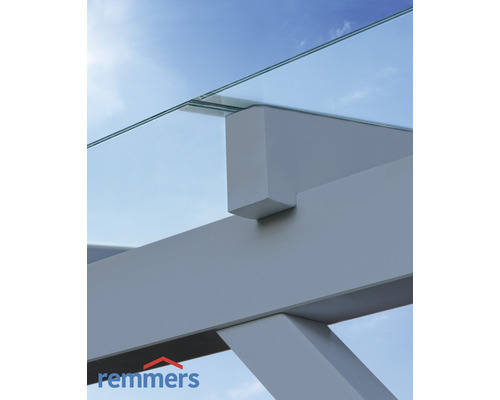 Detailansicht eines Glasvordachs mit Holzkonstruktion