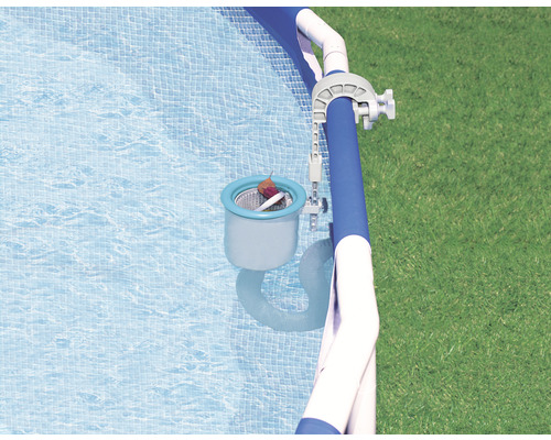 Pool mit Oberflächenskimmer zur Reinigung des Wassers