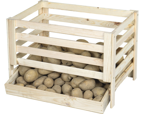 Holzkiste gefüllt mit Kartoffeln zur Lagerung