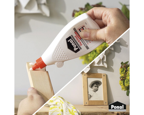 Auftragen von Holzleim aus einer Flasche auf ein Holzstück zur Verklebung. Ponallogo sichtbar.