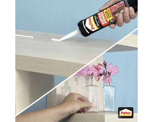 Anwendung von Pattex Montagekleber zum Anbringen von Dekoration auf einem Holzregal, Pattex Logo