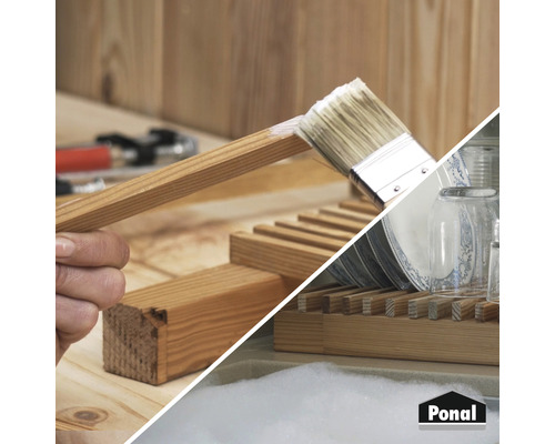 Verwendung von Holzleim mit einem Pinsel für Holzprojekte. Marke Ponal.