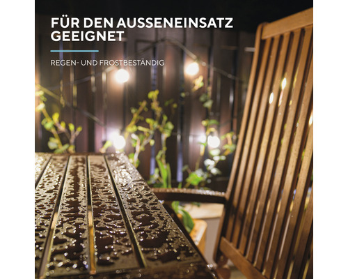 Regen- und frostbeständiges Gartenmöbelset mit Tisch, Stuhl und Lichterkette