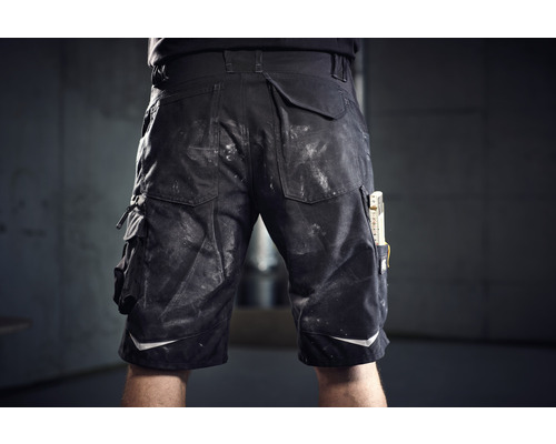 Arbeitsshorts mit Taschen und Zollstock