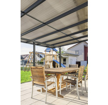 Terrasse mit Terrassenüberdachung und Sitzgruppe