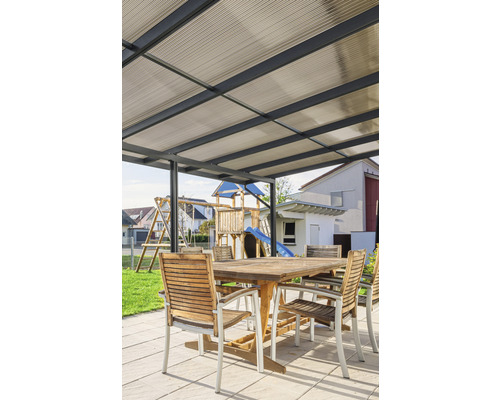 Terrasse mit Terrassenüberdachung und Sitzgruppe
